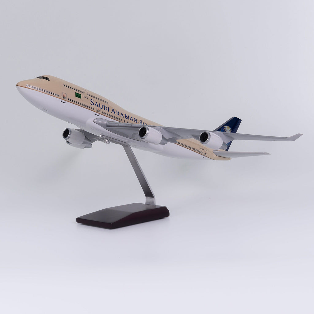 B747 Saudi Arabian Airlines - Scale 1/150 - 47cm - 18.5 in - Airplane Model