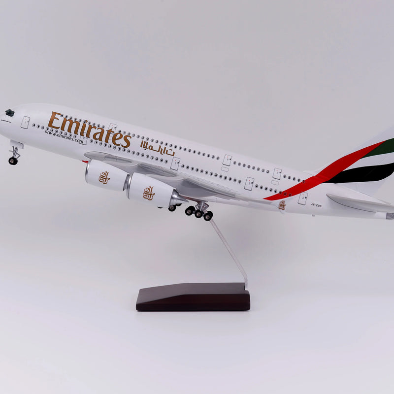 Airbus A380 Emirates 1:160 – 47 cm / 18.5 in – LED Lights - Image 4