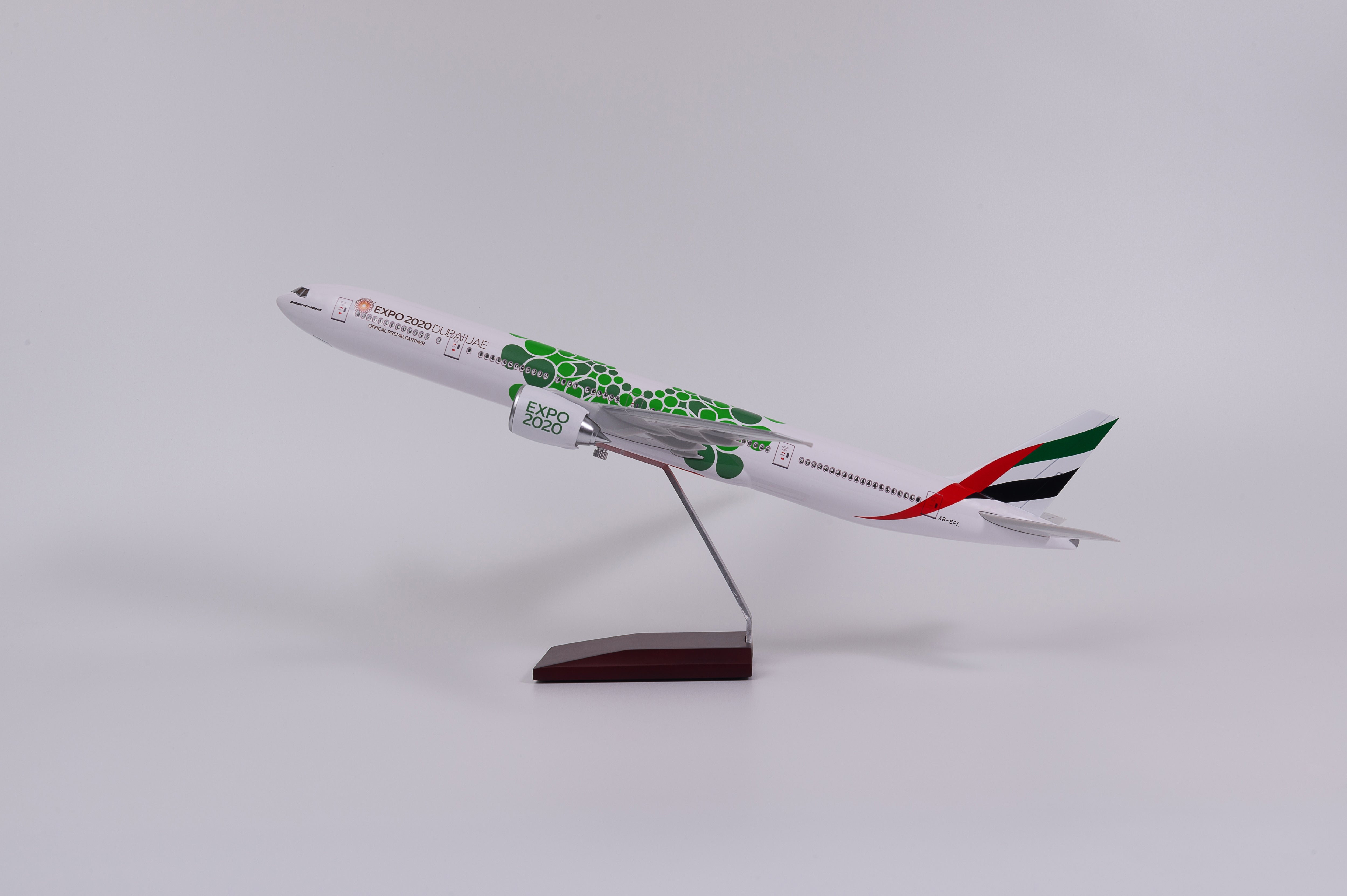 B777 Emirates EXPO 2020 - Scale 1/157 - 47cm - 18.5 in - Airplane Model