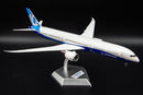 Boeing B787-10 N528ZC “House Color” – Escala 1:200 – Alas SQ – 34,3 cm