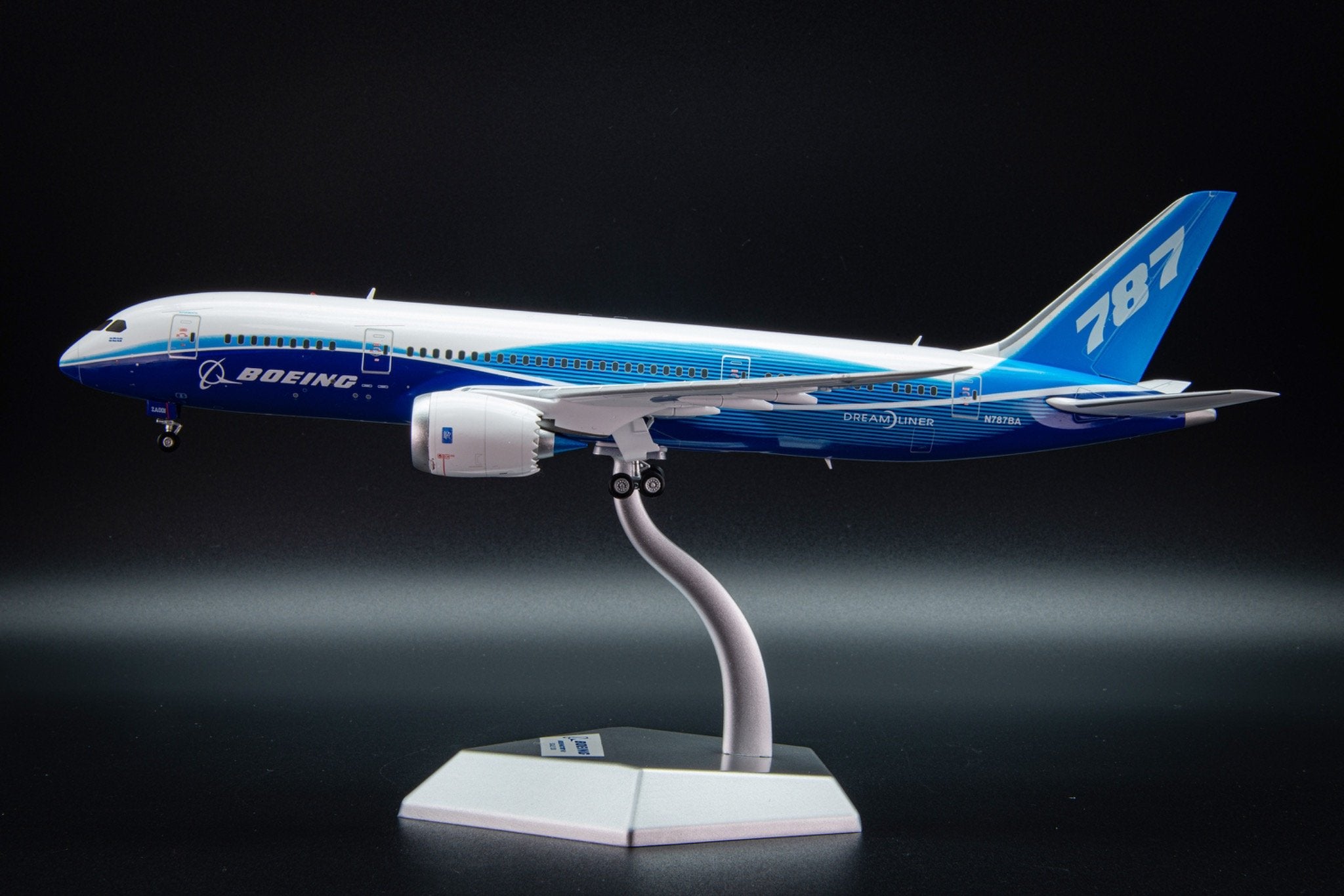 بوينج B787-8 N787BA – مقياس 1:200 – أجنحة مربعة – 28.35 سم