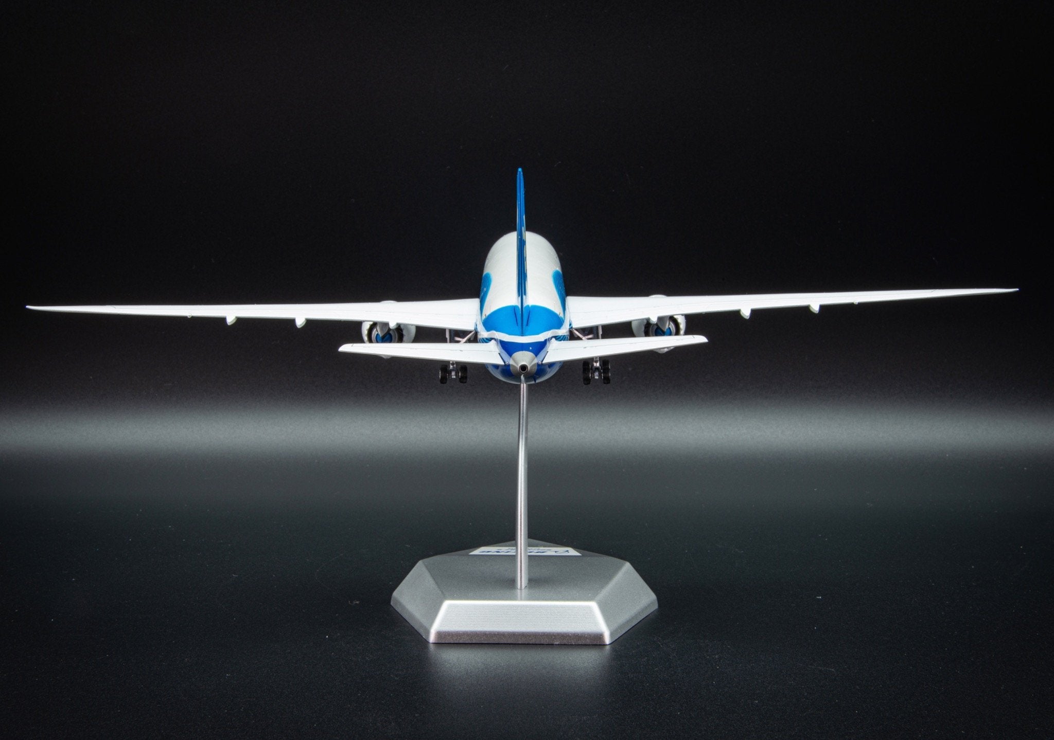 بوينج B787-8 N787BA – مقياس 1:200 – أجنحة مربعة – 28.35 سم