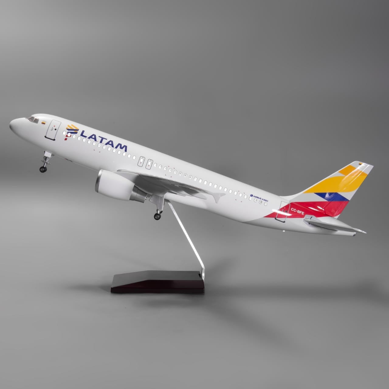 LATAM A320 - علم كولومبيا - إصدار خاص - 47 سم - LED