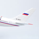 Avión presidencial de Rusia Ilyushin Il-96-300 1:120 – 46 cm / 18.1 in – Luces LED - Thumbnail 4