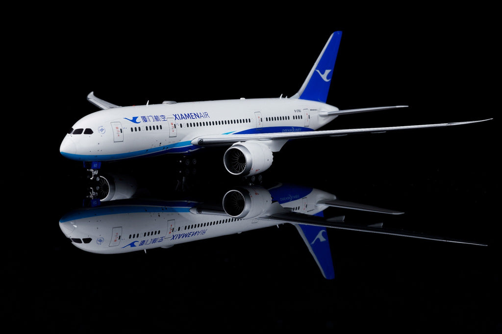 Xiamen Airlines Boeing 787-8 B-2760 – Scale 1:200 – SQ Wings – 28.3 cm