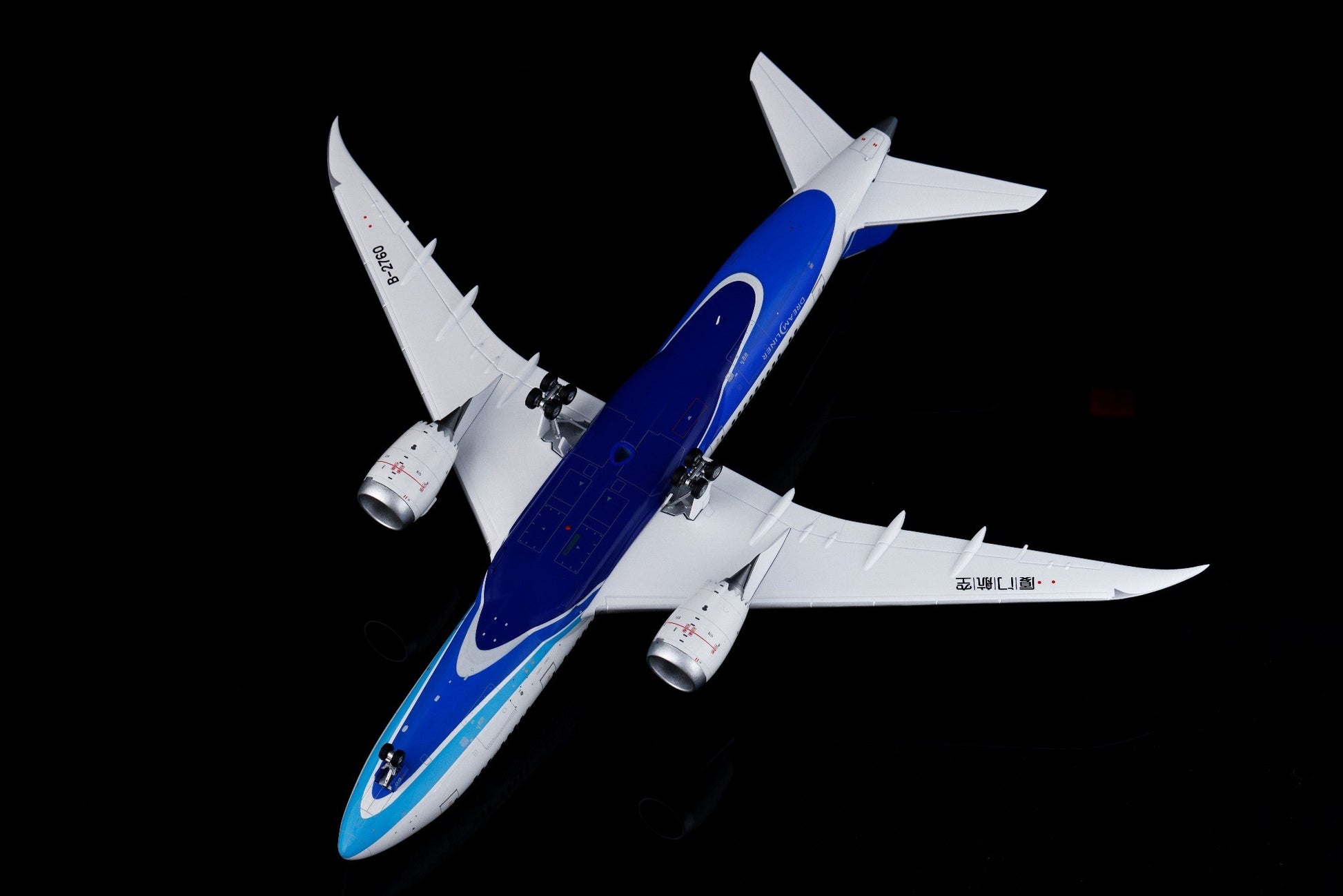 Xiamen Airlines Boeing 787-8 B-2760 – Scale 1:200 – SQ Wings – 28.3 cm