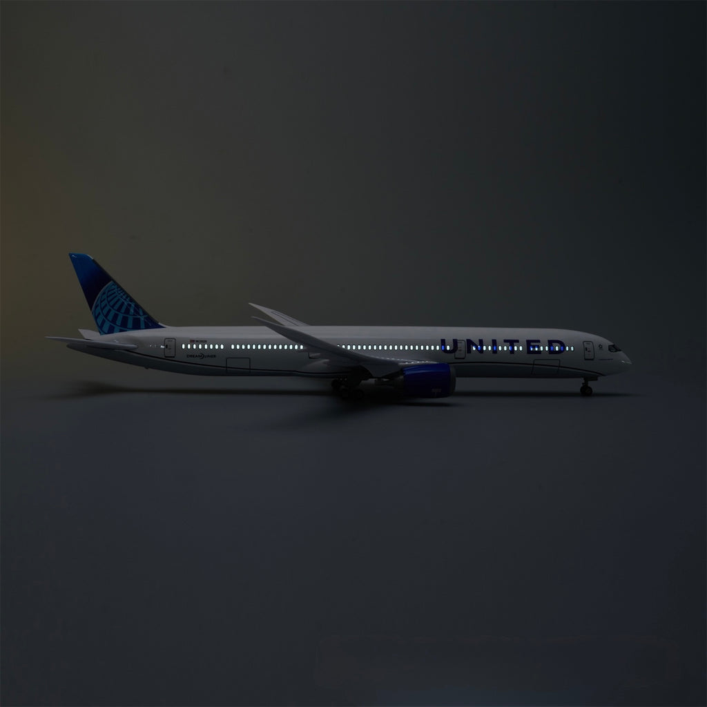 United Airlines Boeing 787-10 1:145 – 47 cm / 18.5 in – LED Lights