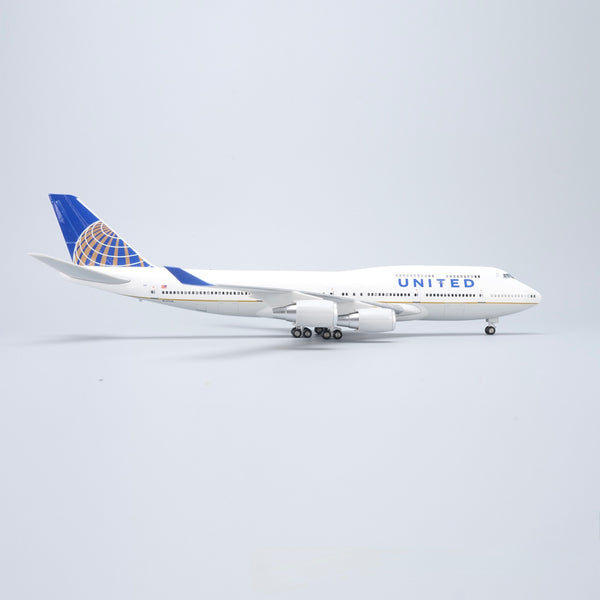 United Airlines Boeing 747-400 1:150 – 47 cm / 18.5 in – Opening Cabin Interior & LED Lights