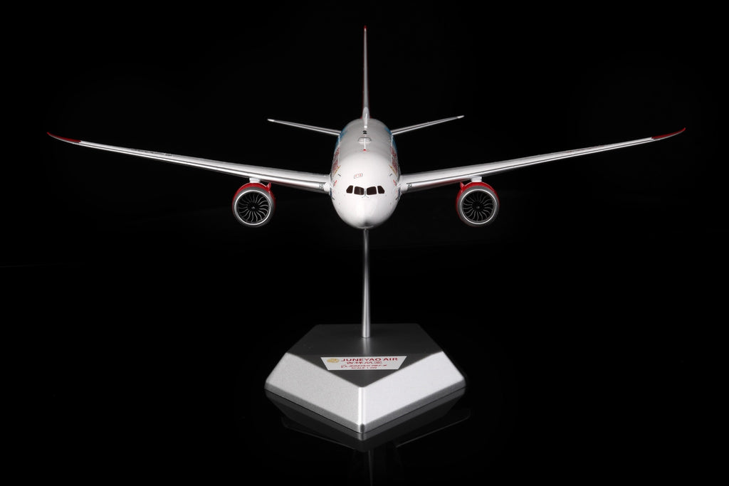 Juneyao Airlines B787-9 B-209R – Scale 1:200 – SQ Wings – 30.06 cm