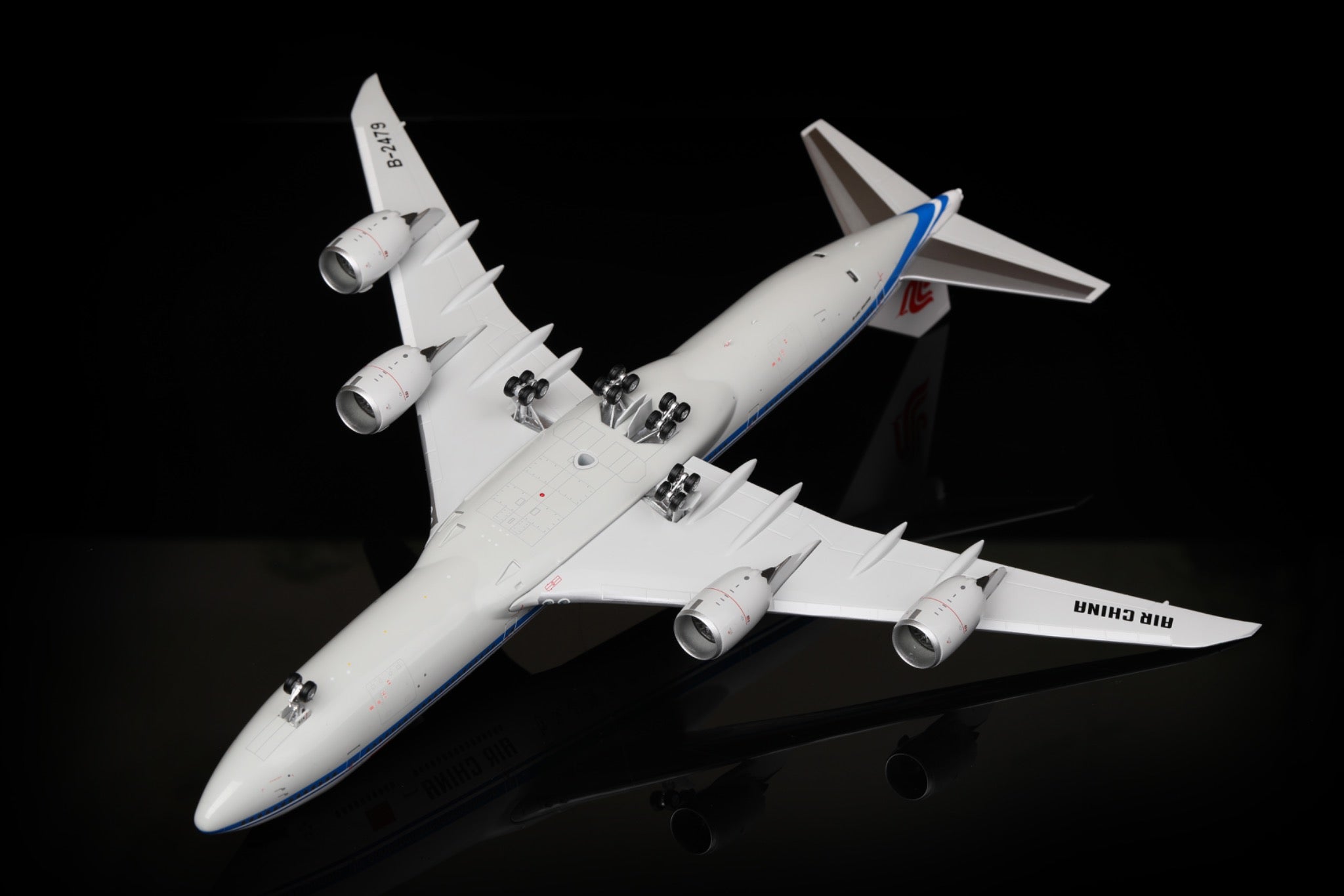 Air China Boeing 747-8 B-2479 – Scale 1:200 – SQ Wings – 38.14 cm