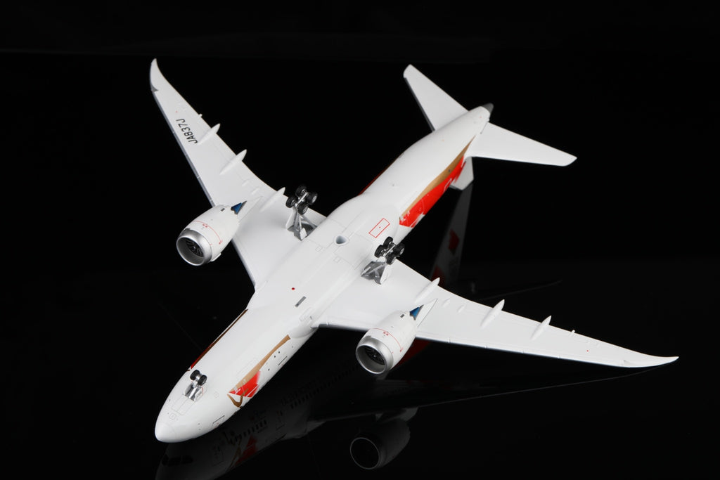 JAL B787-8 JA837J “Torch Relay” – Scale 1:200 – SQ Wings – 28.35 cm