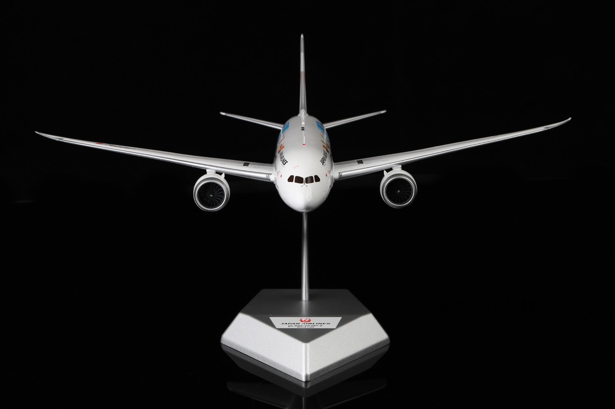 Japan Airlines B787-8 JA828J “Studio Ghibli” – Scale 1:200