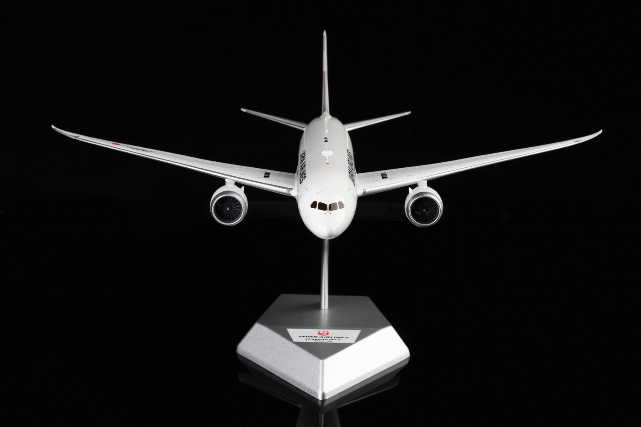 Japan Airlines Boeing 787-8 JA844J – Scale 1:200 – SQ Wings