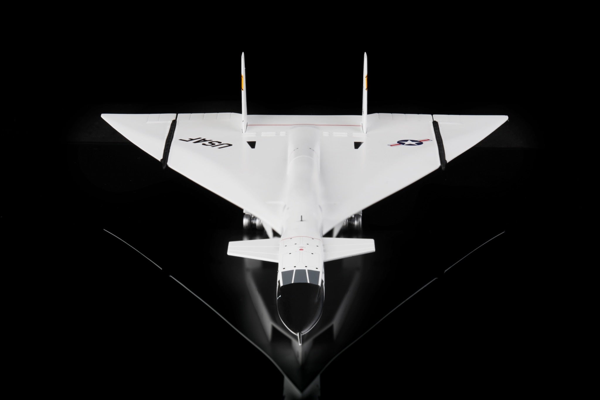 USF Valkyrie XB-70 BOMBER AIRPLANE MODEL NASA - L:29.87cm - Scale 1/200