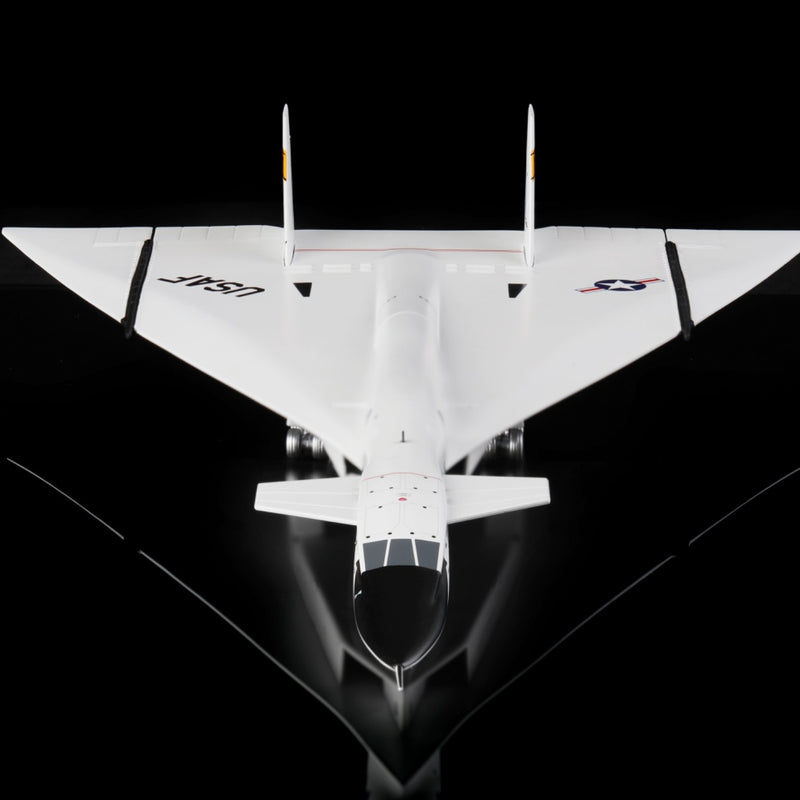 USF Valkyrie XB-70 BOMBER AIRPLANE MODEL NASA - L:29.87cm - Scale 1/200 - Image 5