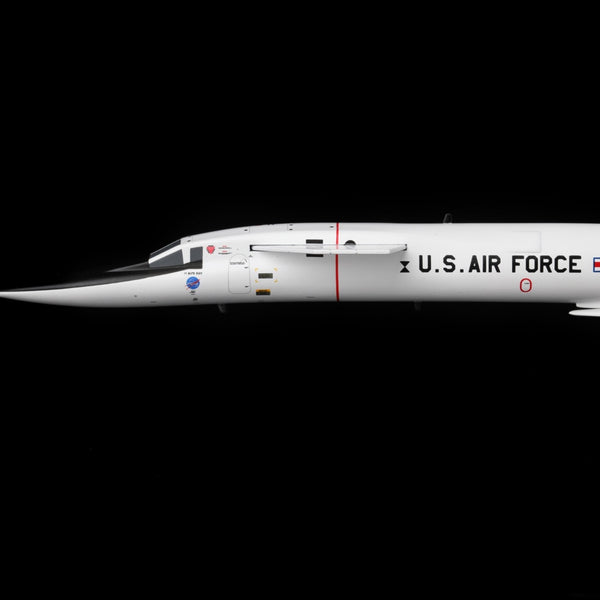 USF Valkyrie XB-70 BOMBER AIRPLANE MODEL NASA - L:29.87cm - Scale 1/200