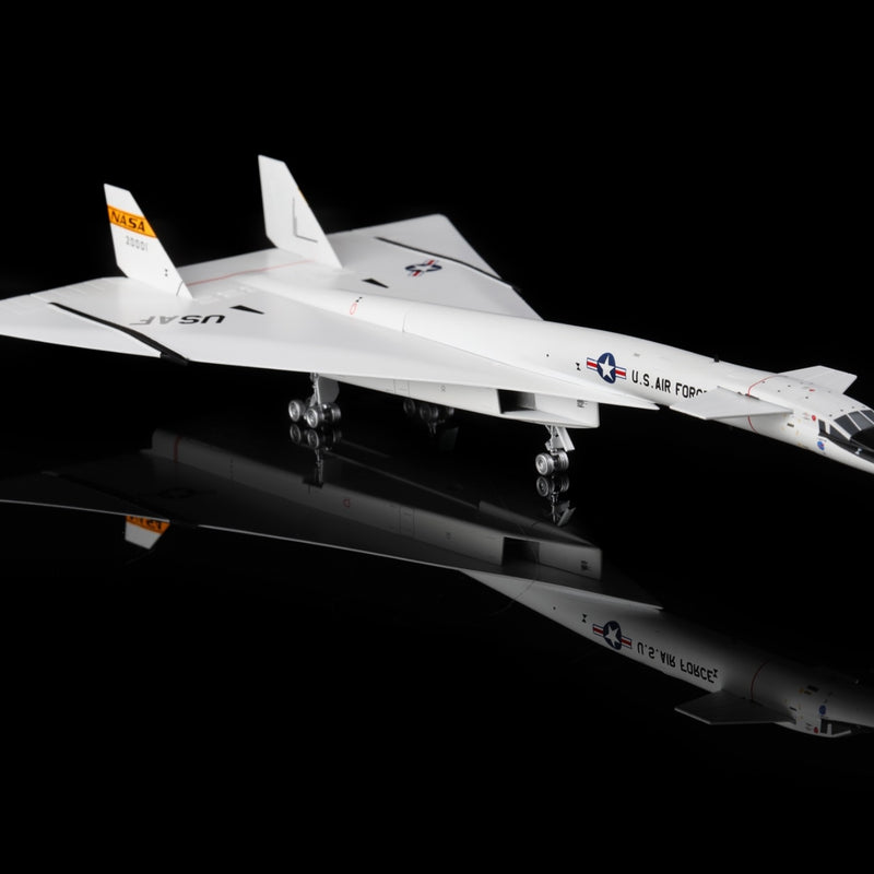 USF Valkyrie XB-70 BOMBER AIRPLANE MODEL NASA - L:29.87cm - Scale 1/200 - Image 7