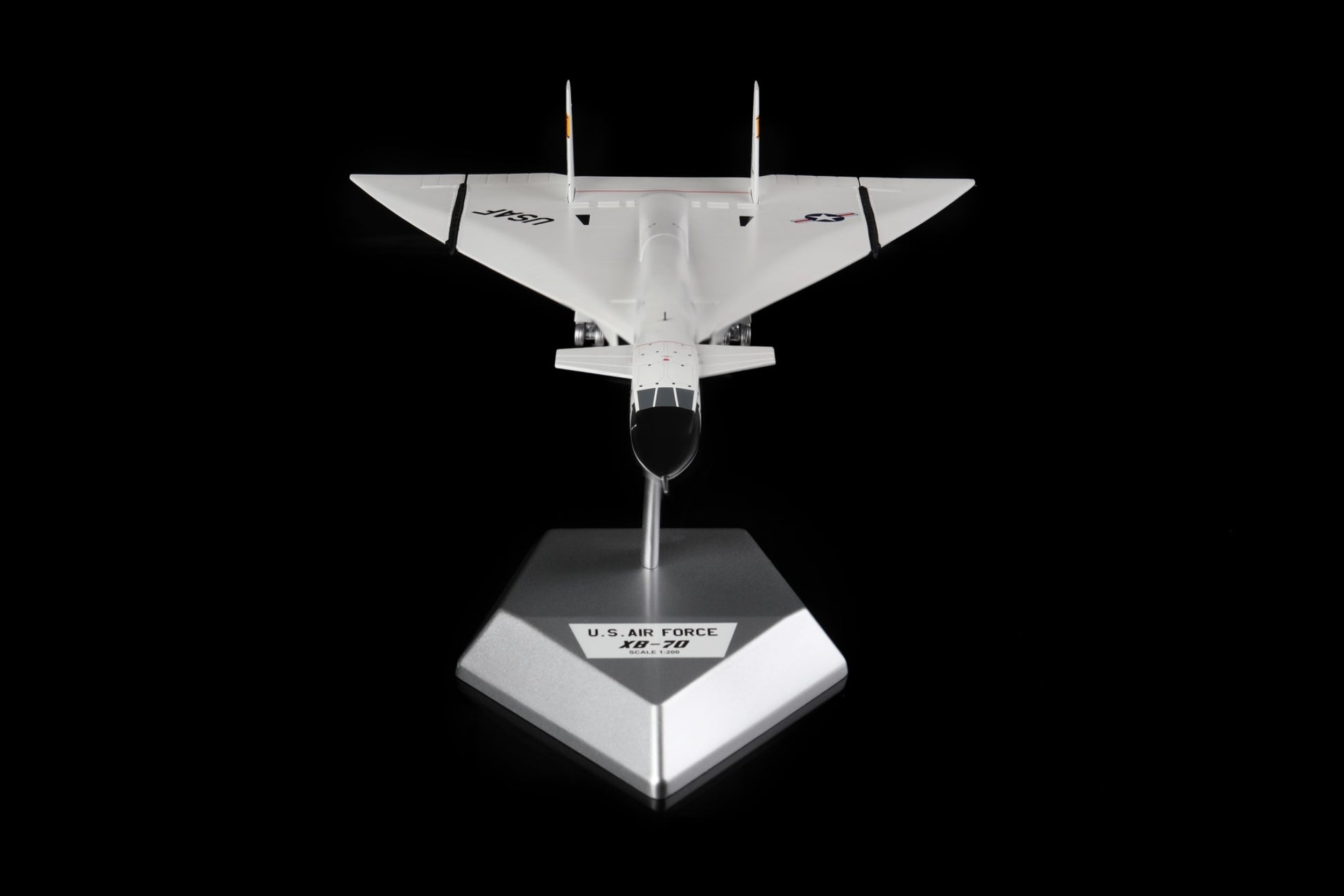USF Valkyrie XB-70 BOMBER AIRPLANE MODEL NASA - L:29.87cm - Scale 1/200