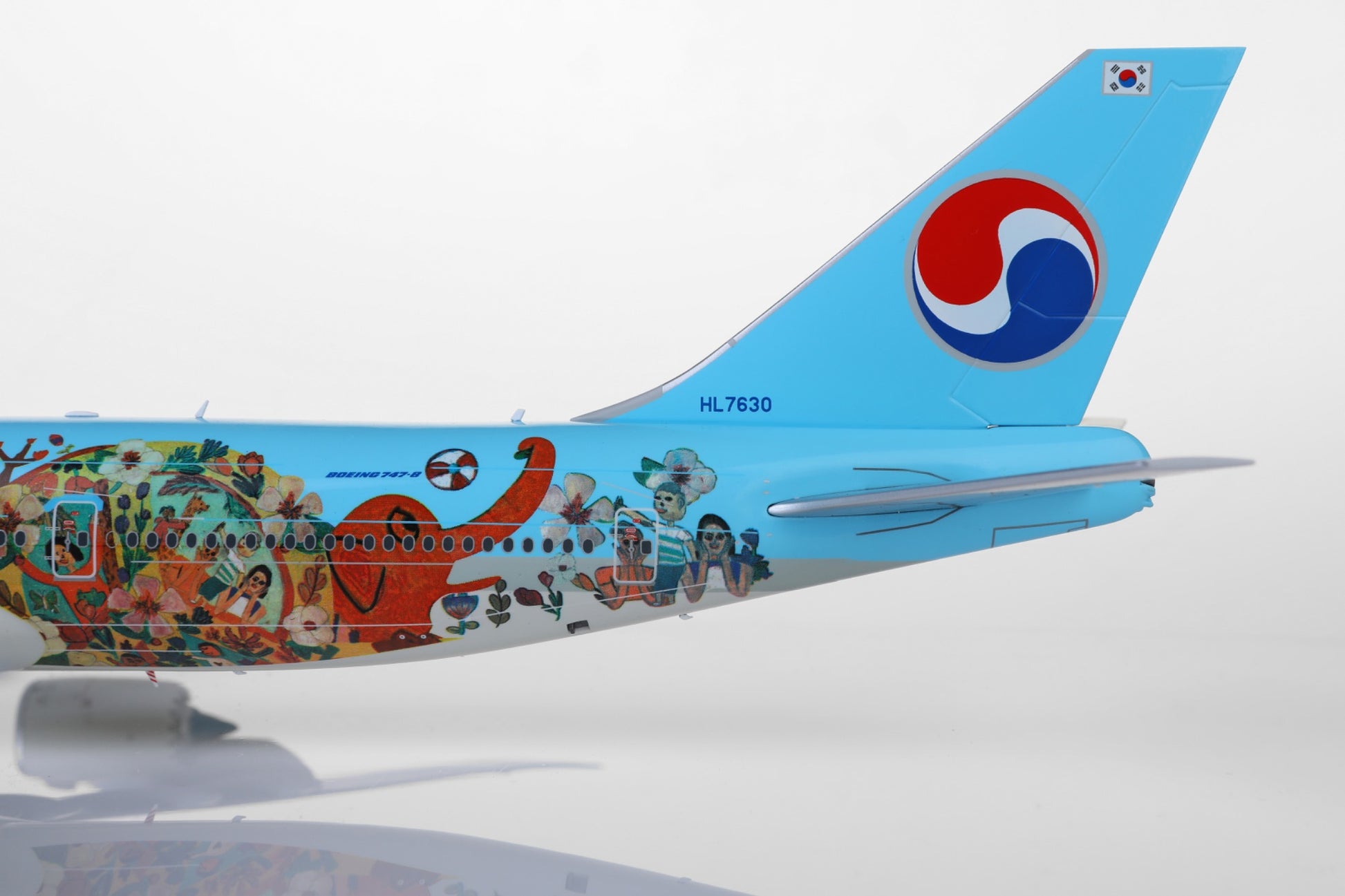 Korean Air Boeing 747-8 HL7630 – “Children’s Painting” -  Scale 1:200 – SQ Wings – 38.15 cm