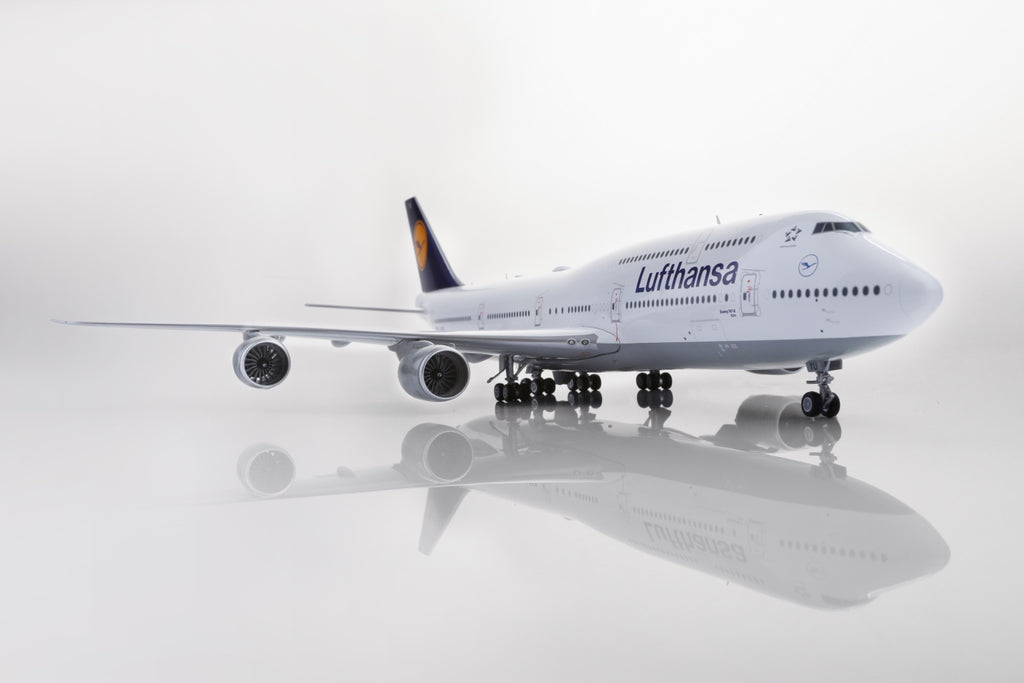 Lufthansa B747-8 D-ABYU – Scale 1:200 – SQ Wings – 34.25 cm