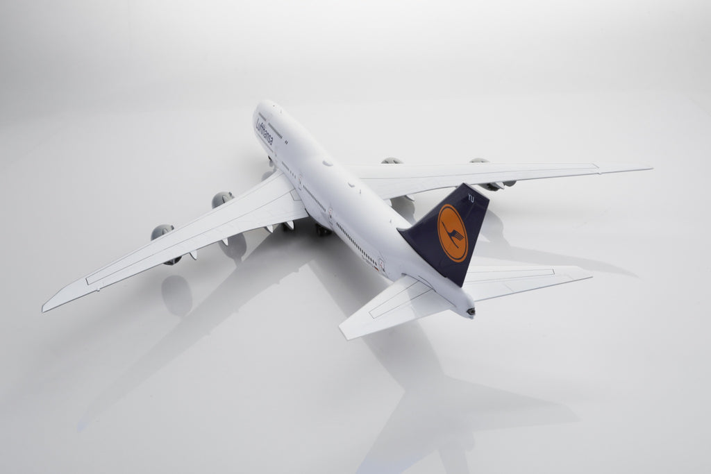 Lufthansa B747-8 D-ABYU – Scale 1:200 – SQ Wings – 34.25 cm