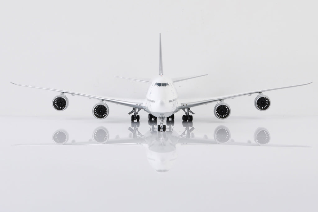 Lufthansa B747-8 D-ABYU – Scale 1:200 – SQ Wings – 34.25 cm