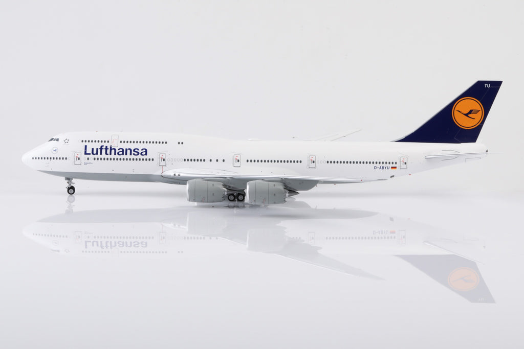 Lufthansa B747-8 D-ABYU – Scale 1:200 – SQ Wings – 34.25 cm
