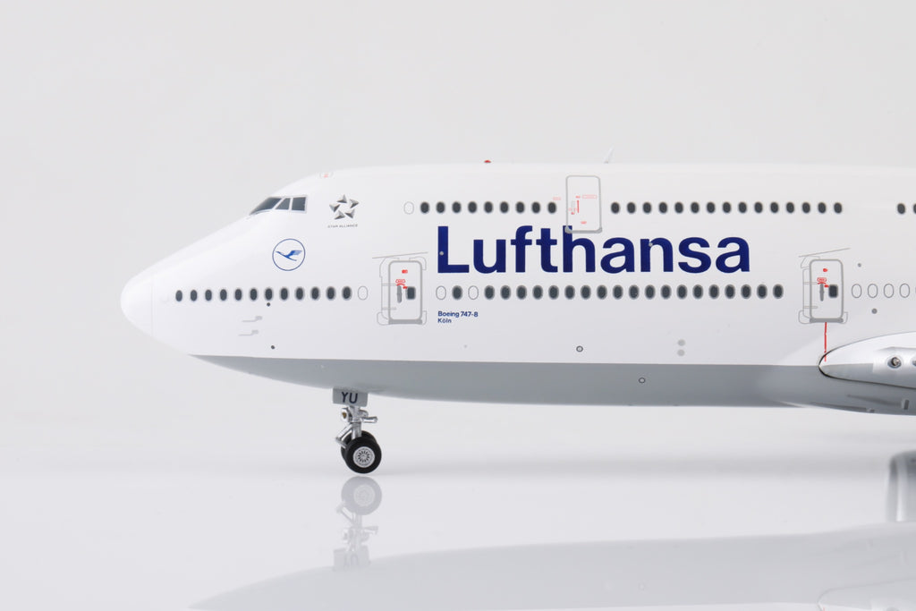 Lufthansa B747-8 D-ABYU – Scale 1:200 – SQ Wings – 34.25 cm