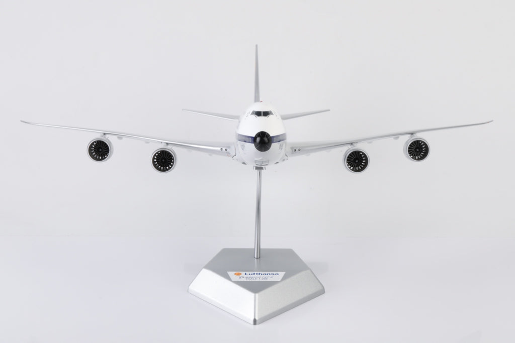Lufthansa Boeing 747-8 D-ABYT – Scale 1:200 – SQ Wings – 34.25 cm