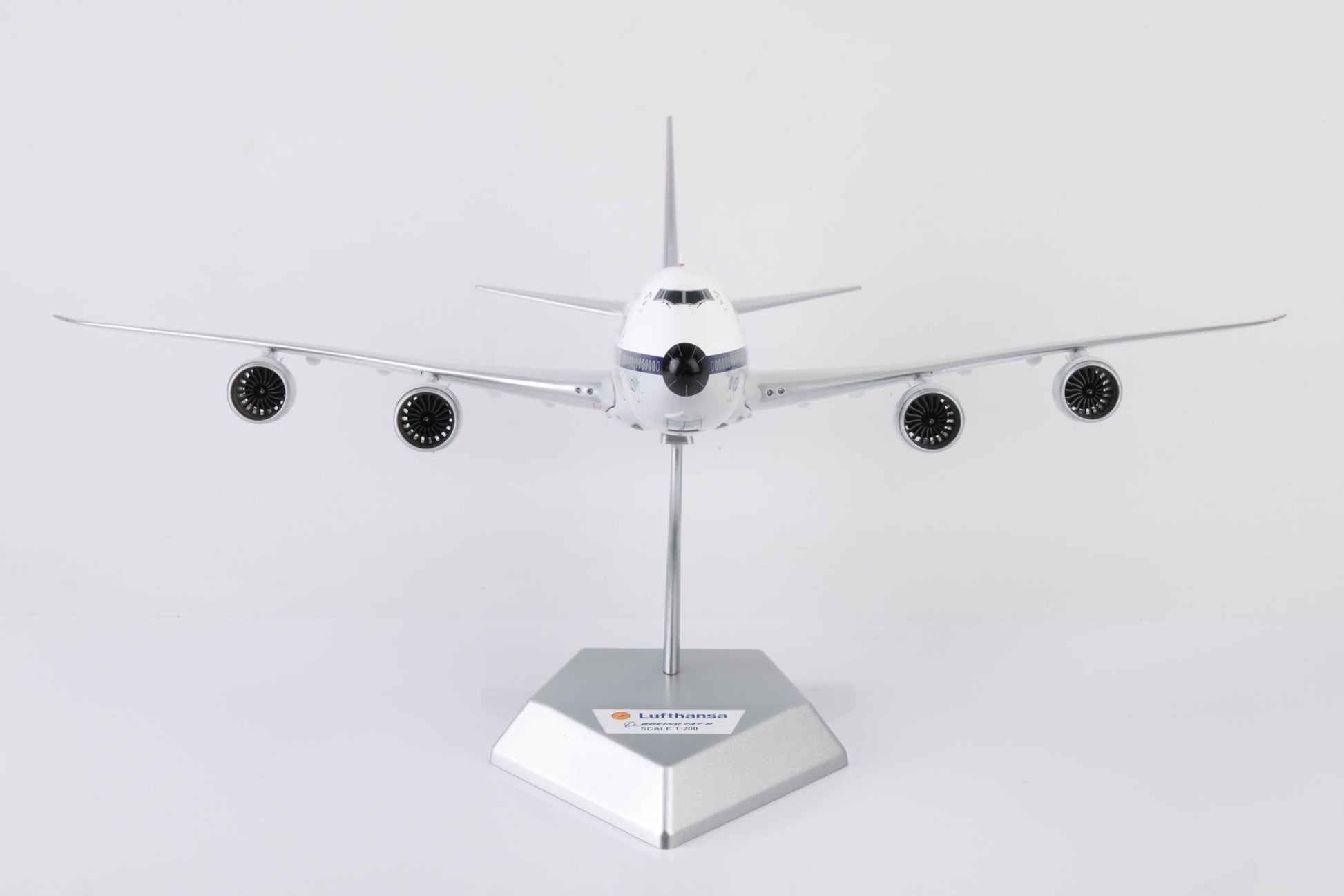 Lufthansa Boeing 747-8 D-ABYT – Scale 1:200 – SQ Wings – 34.25 cm
