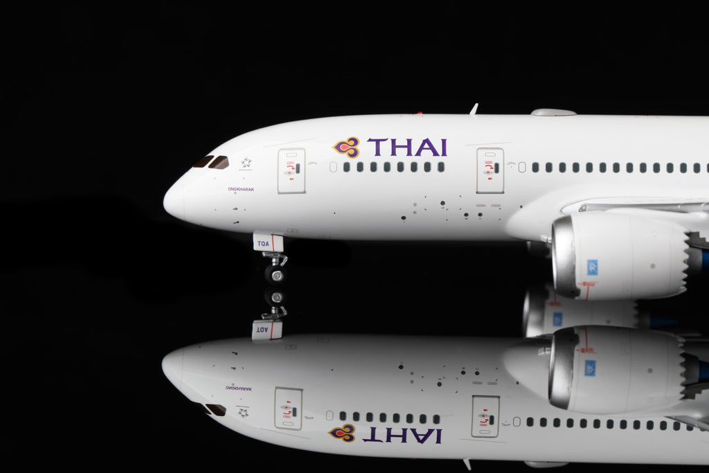 Thai Airways B787-8 HS-TQA – Scale 1:200 – SQ Wings – 28.35 cm