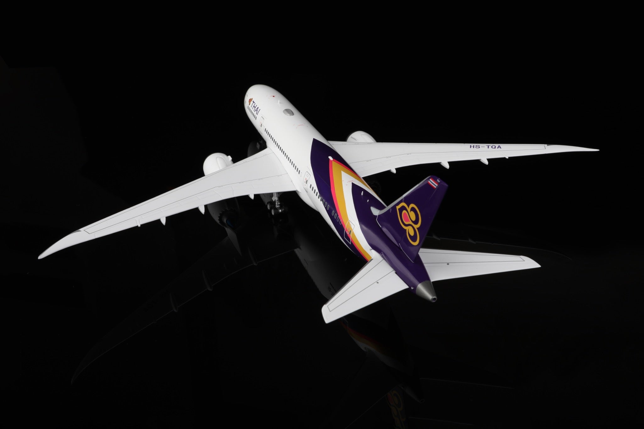 Thai Airways B787-8 HS-TQA – Escala 1:200 – Alas SQ – 28,35 cm