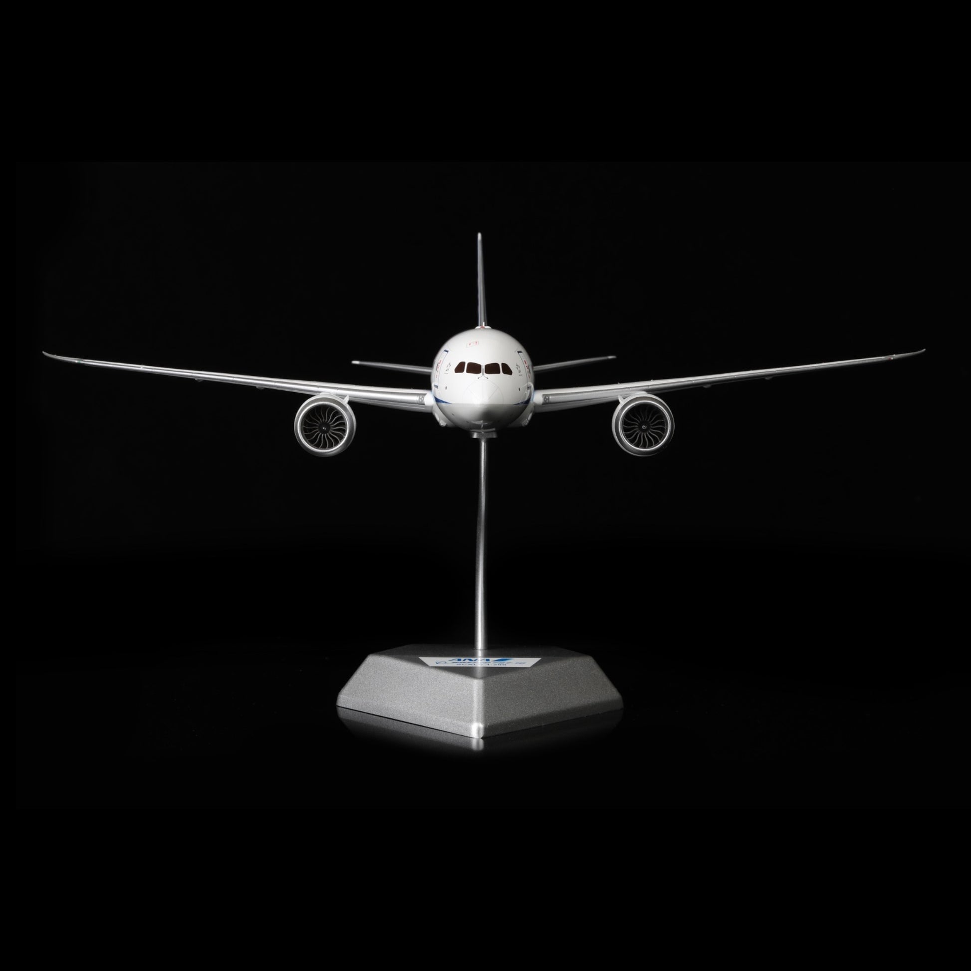 ANA B787-10 JA981A – 1:200 Scale Model by SQ Wings