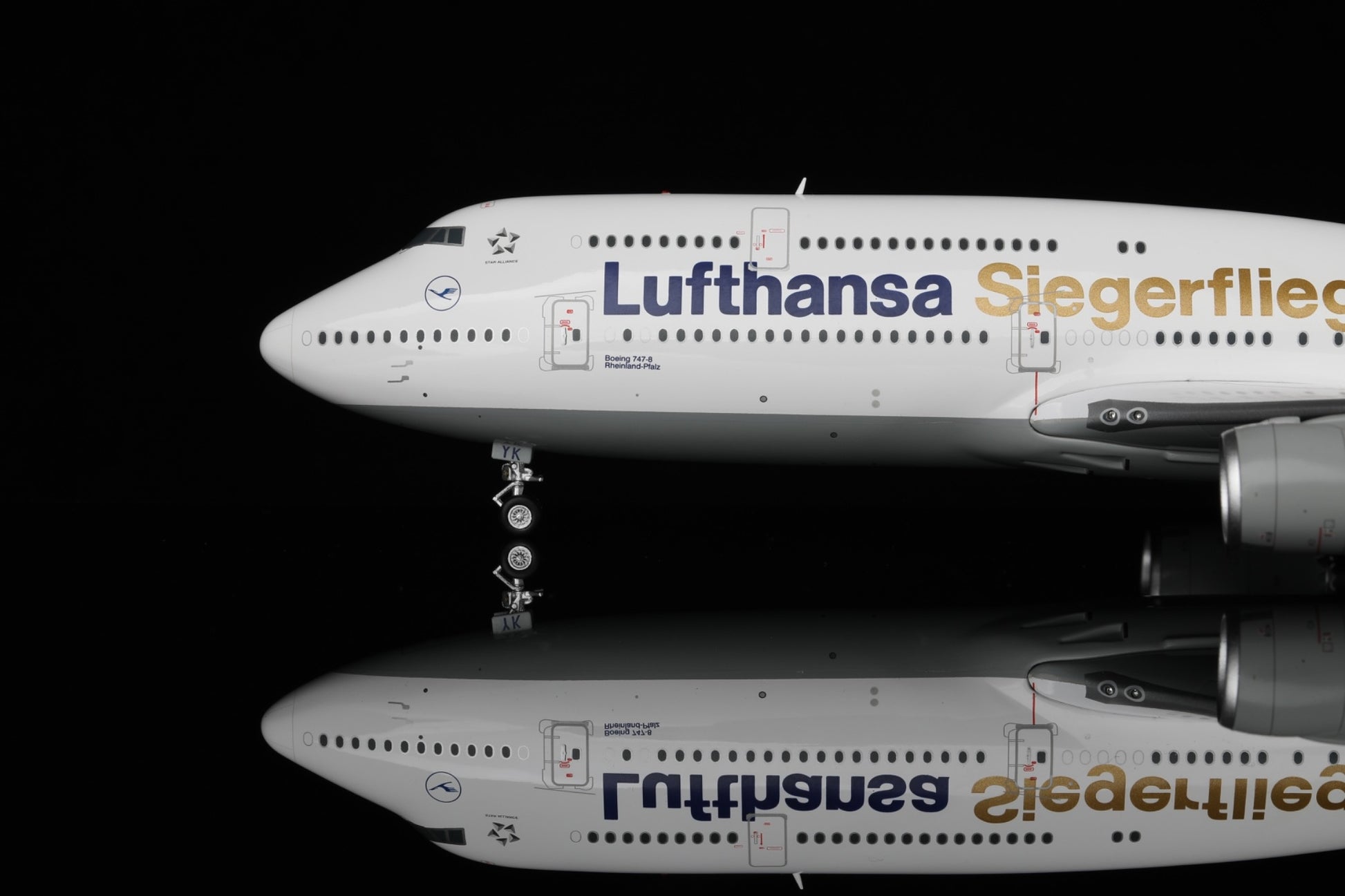 Lufthansa Boeing 747-8 D-ABYK “Siegerflieger” – Scale 1:200 – SQ Wings – 34.25 cm