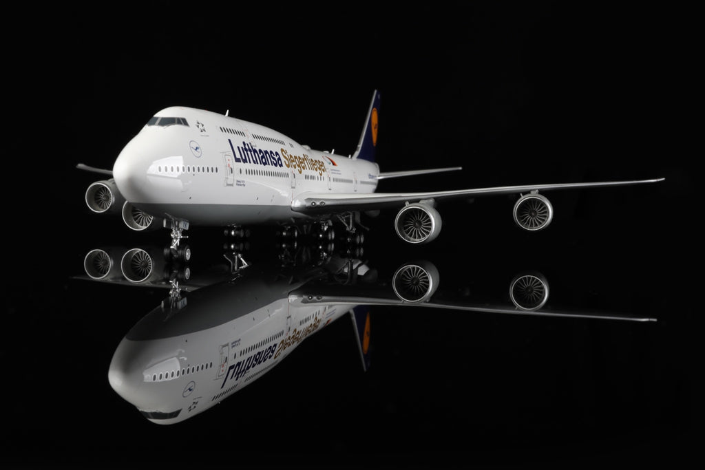 Lufthansa Boeing 747-8 D-ABYK “Siegerflieger” – Scale 1:200 – SQ Wings – 34.25 cm