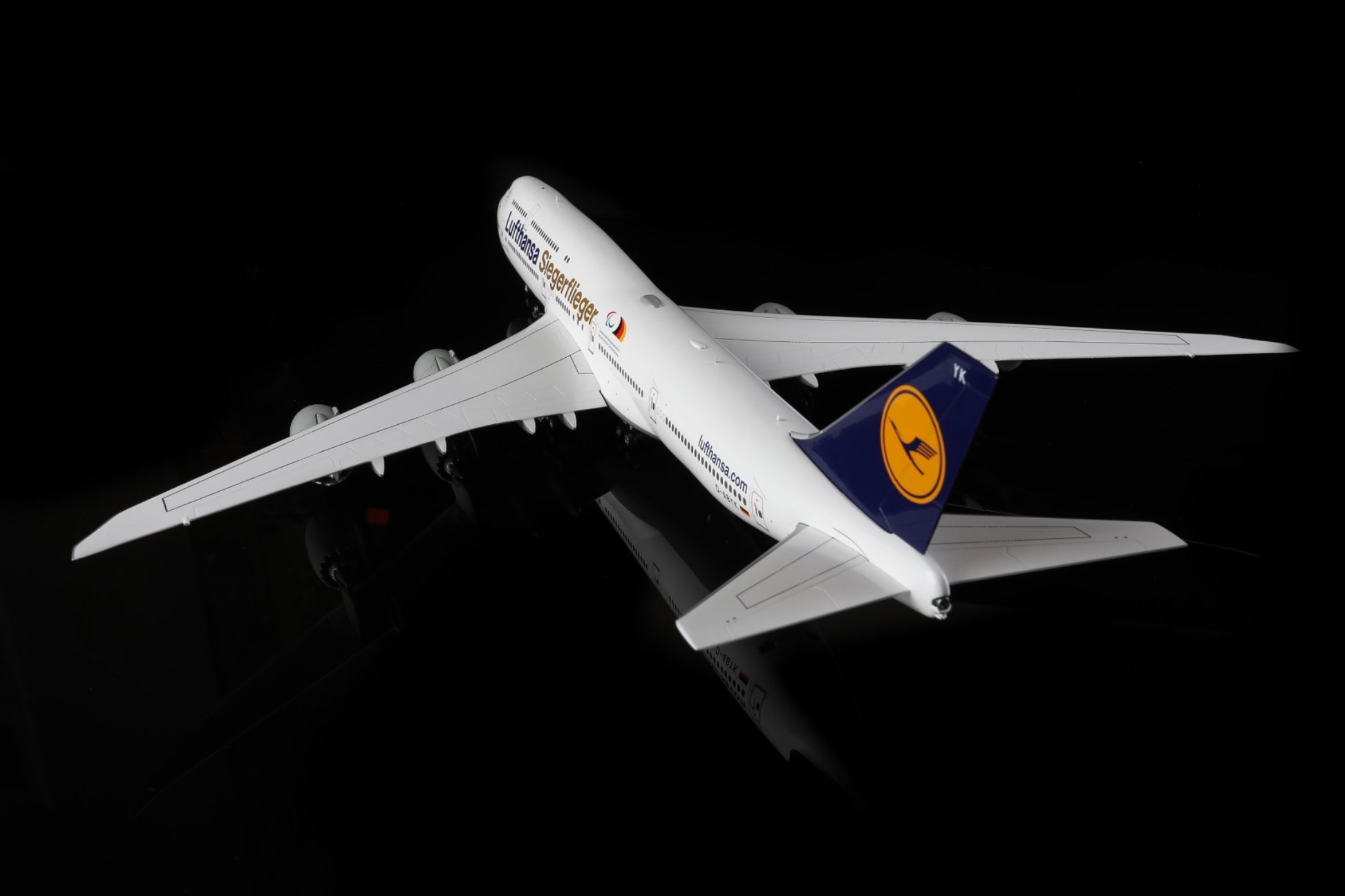 Lufthansa Boeing 747-8 D-ABYK “Siegerflieger” – Scale 1:200 – SQ Wings – 34.25 cm