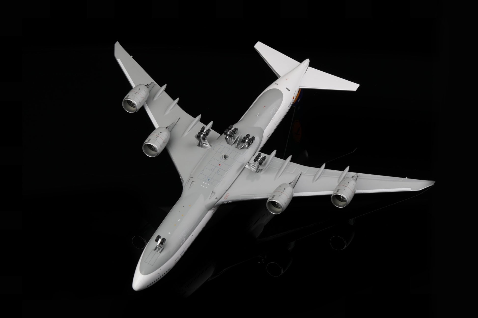 Lufthansa Boeing 747-8 D-ABYK “Siegerflieger” – Scale 1:200 – SQ Wings – 34.25 cm