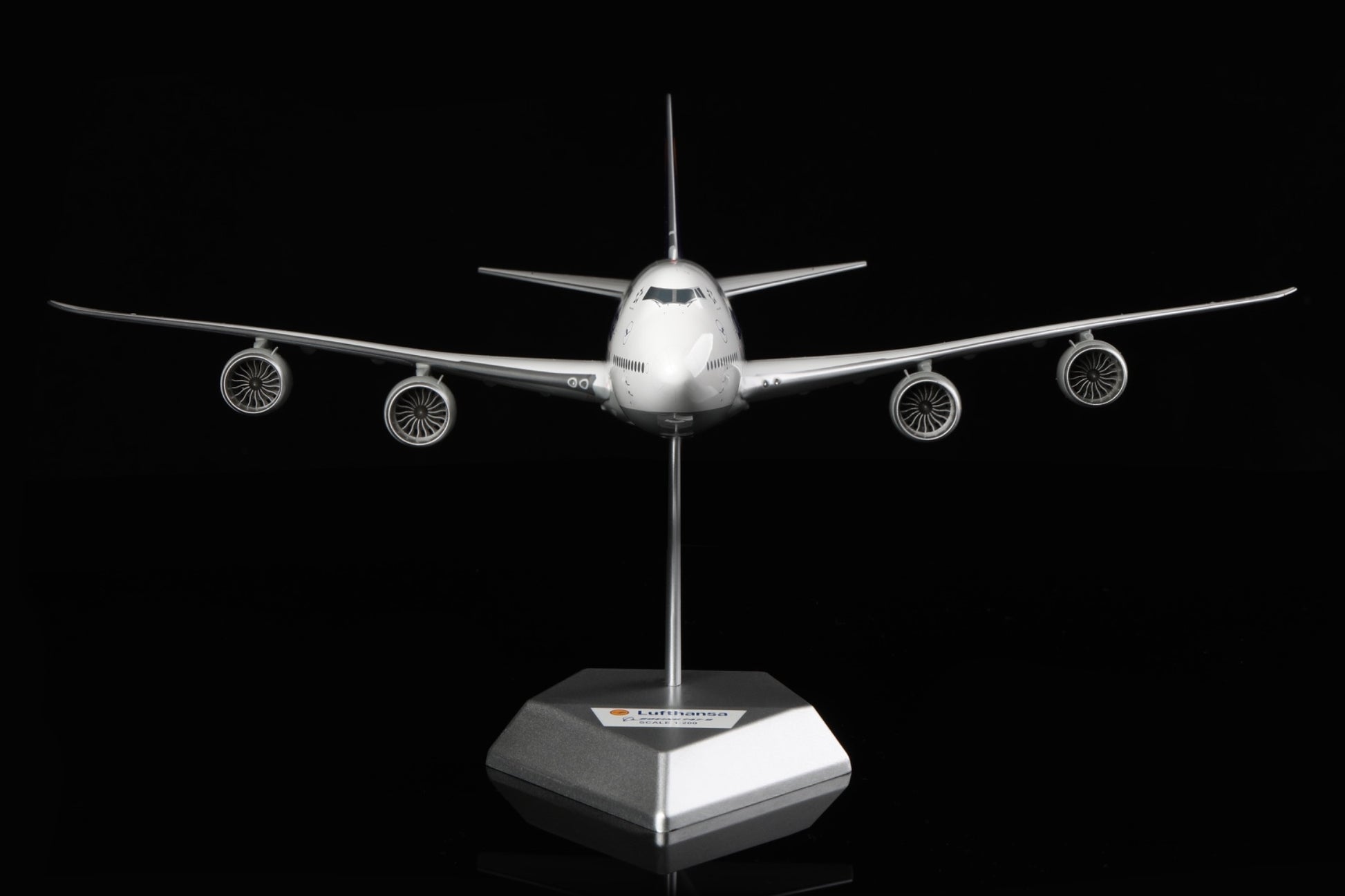 Lufthansa Boeing 747-8 D-ABYK “Siegerflieger” – Scale 1:200 – SQ Wings – 34.25 cm