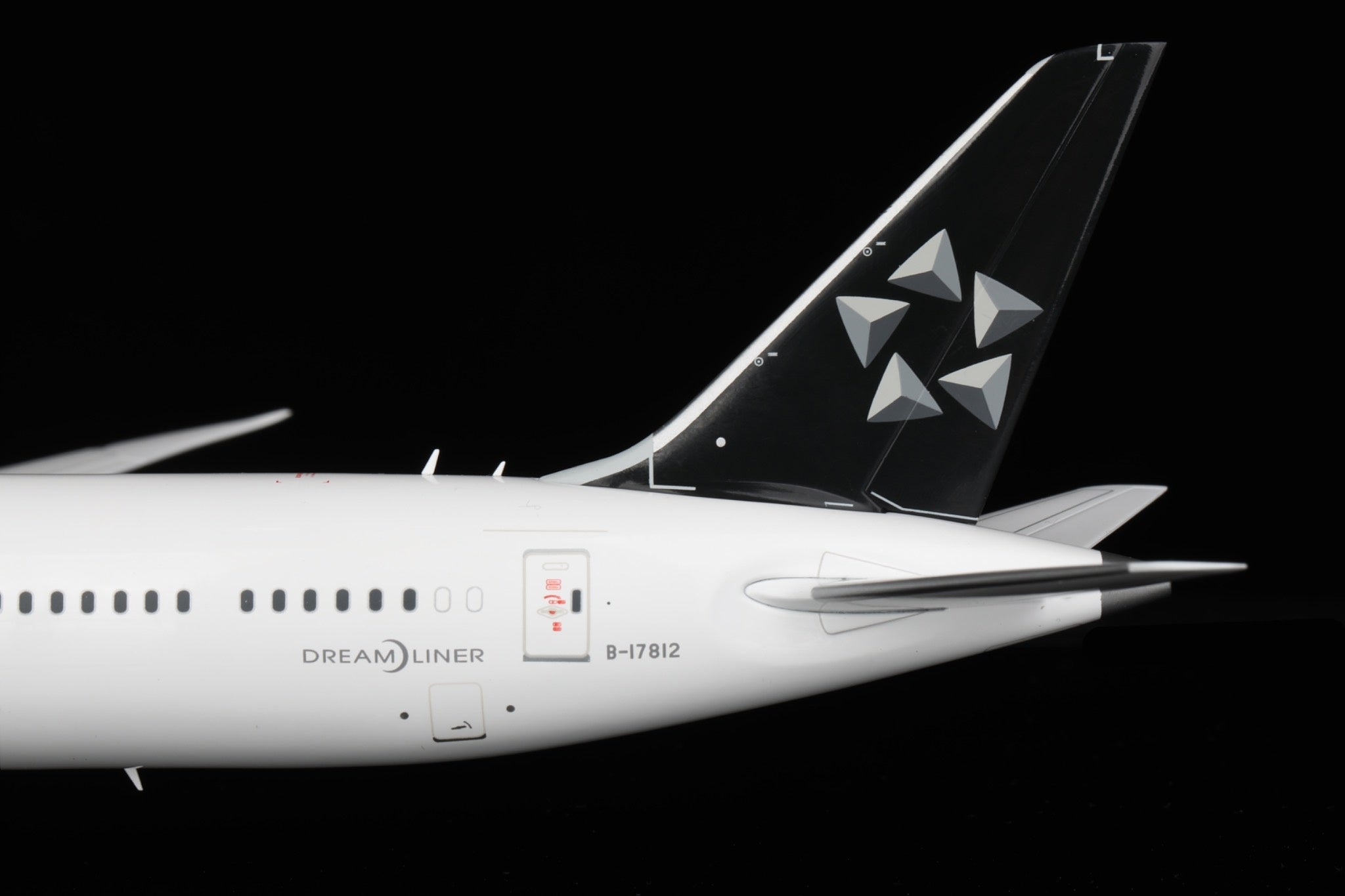 1/200 EVA AIR Boeing 787-10ディスプレイモデル ScaleModelStore.com :: Aviation400 1:400 - AV4247 - EVA Air