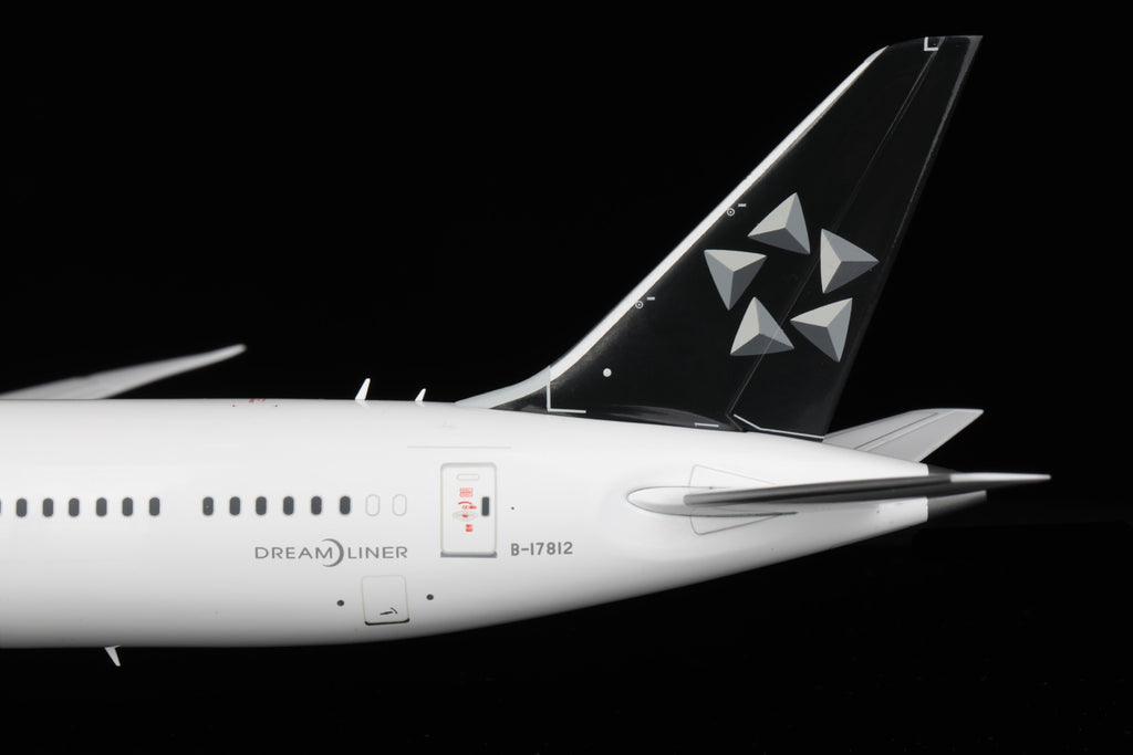 EVA Air Boeing 787-10 B-17812 – Scale 1:200 – SQ Wings – 34.3 cm