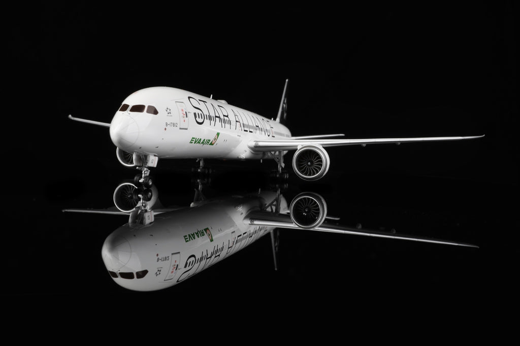 EVA Air Boeing 787-10 B-17812 – Scale 1:200 – SQ Wings – 34.3 cm