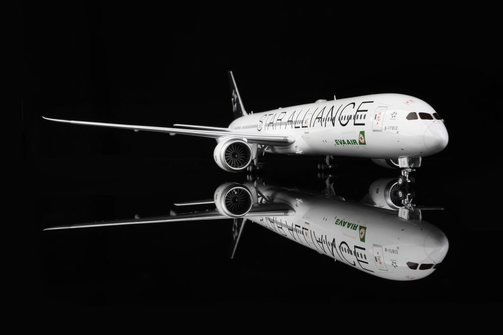EVA Air Boeing 787-10 B-17812 – Scale 1:200 – SQ Wings – 34.3 cm