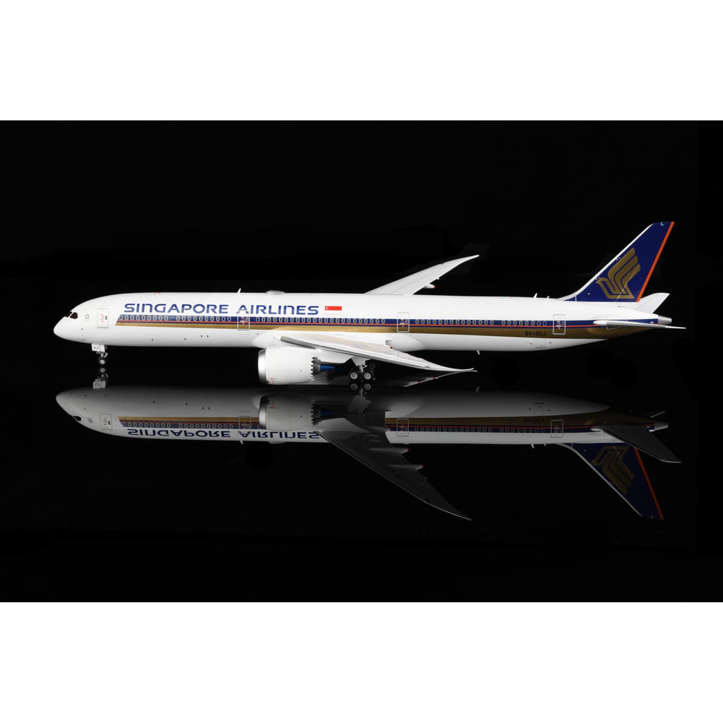 Singapore Airlines B787-10 9V-SCJ – 1:200 Scale Model by SQ Wings