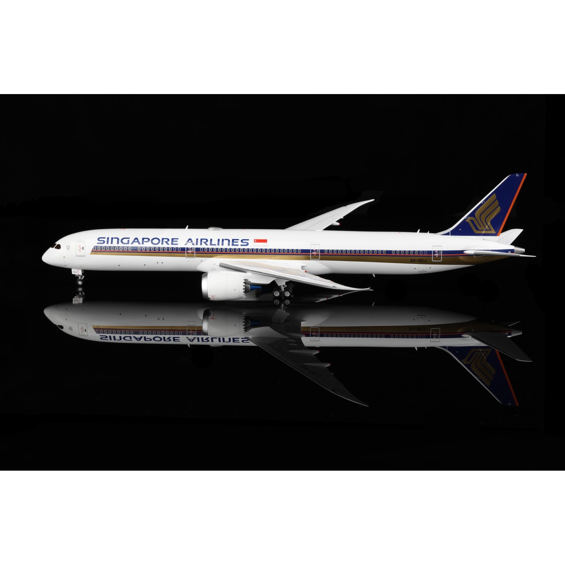 Singapore Airlines B787-10 9V-SCJ – 1:200 Scale Model by SQ Wings