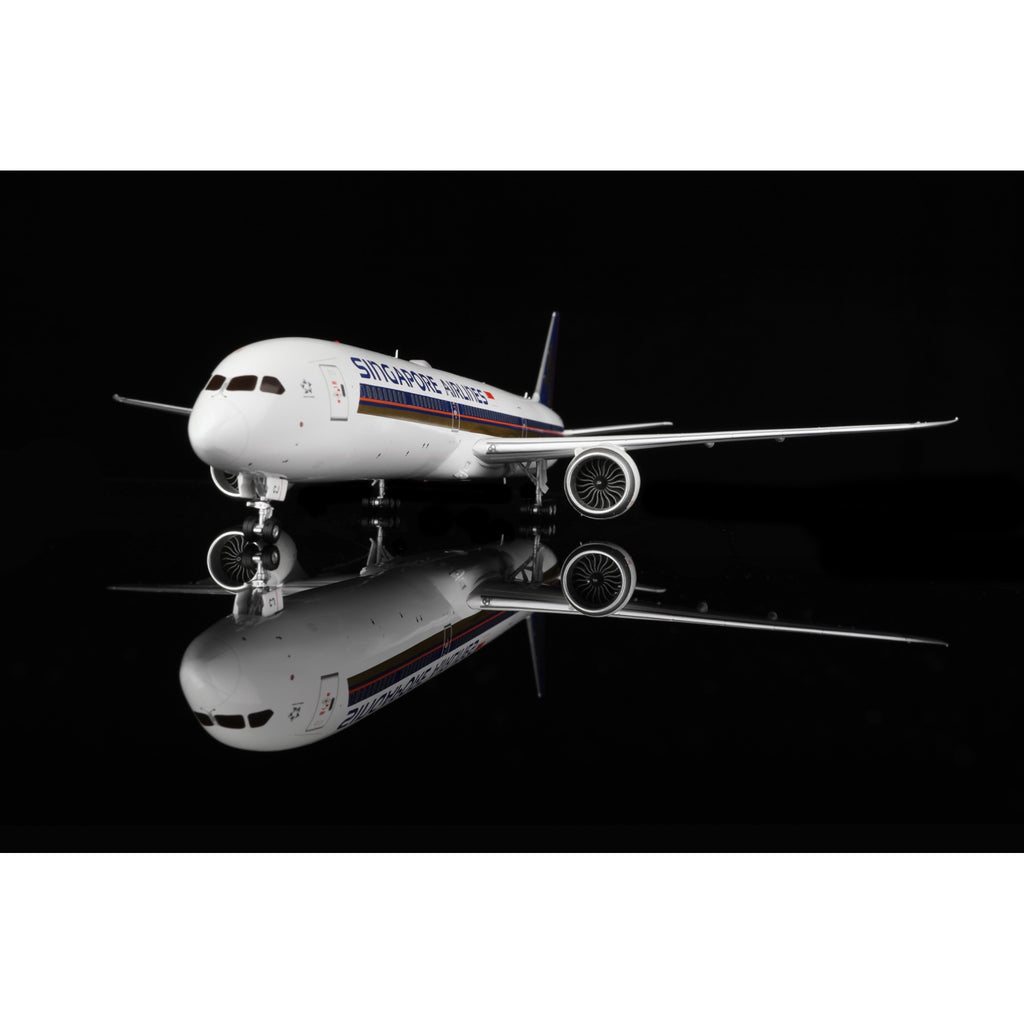 Singapore Airlines B787-10 9V-SCJ – 1:200 Scale Model by SQ Wings