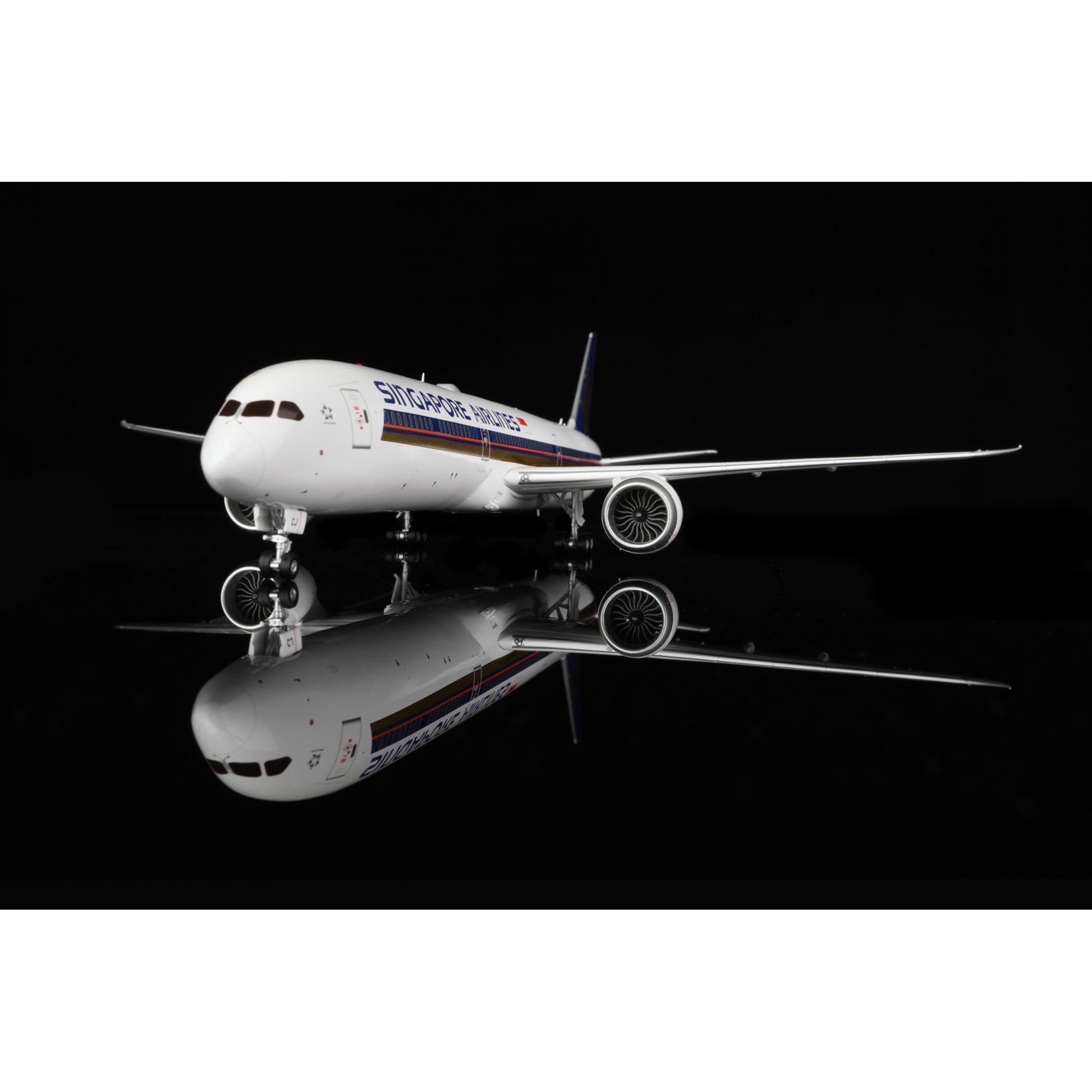 Singapore Airlines B787-10 9V-SCJ – 1:200 Scale Model by SQ Wings