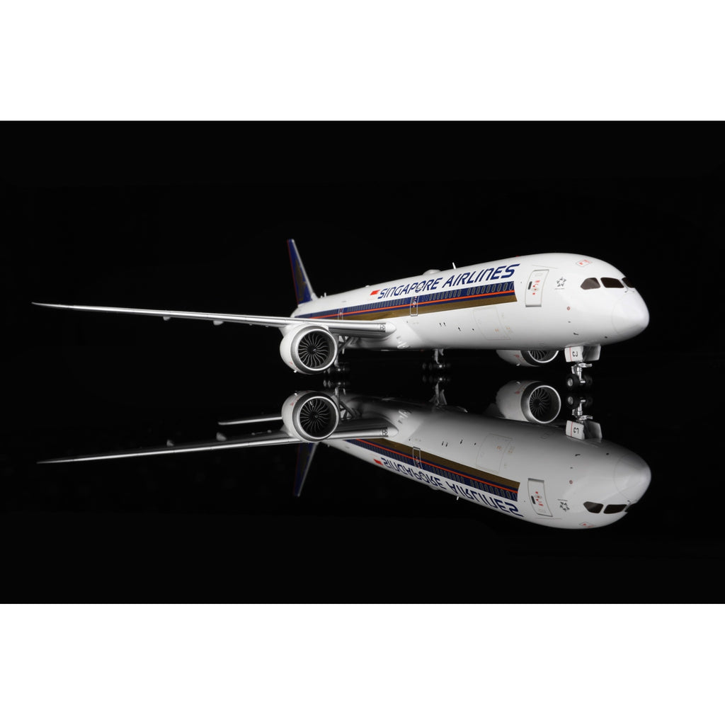 Singapore Airlines B787-10 9V-SCJ – 1:200 Scale Model by SQ Wings