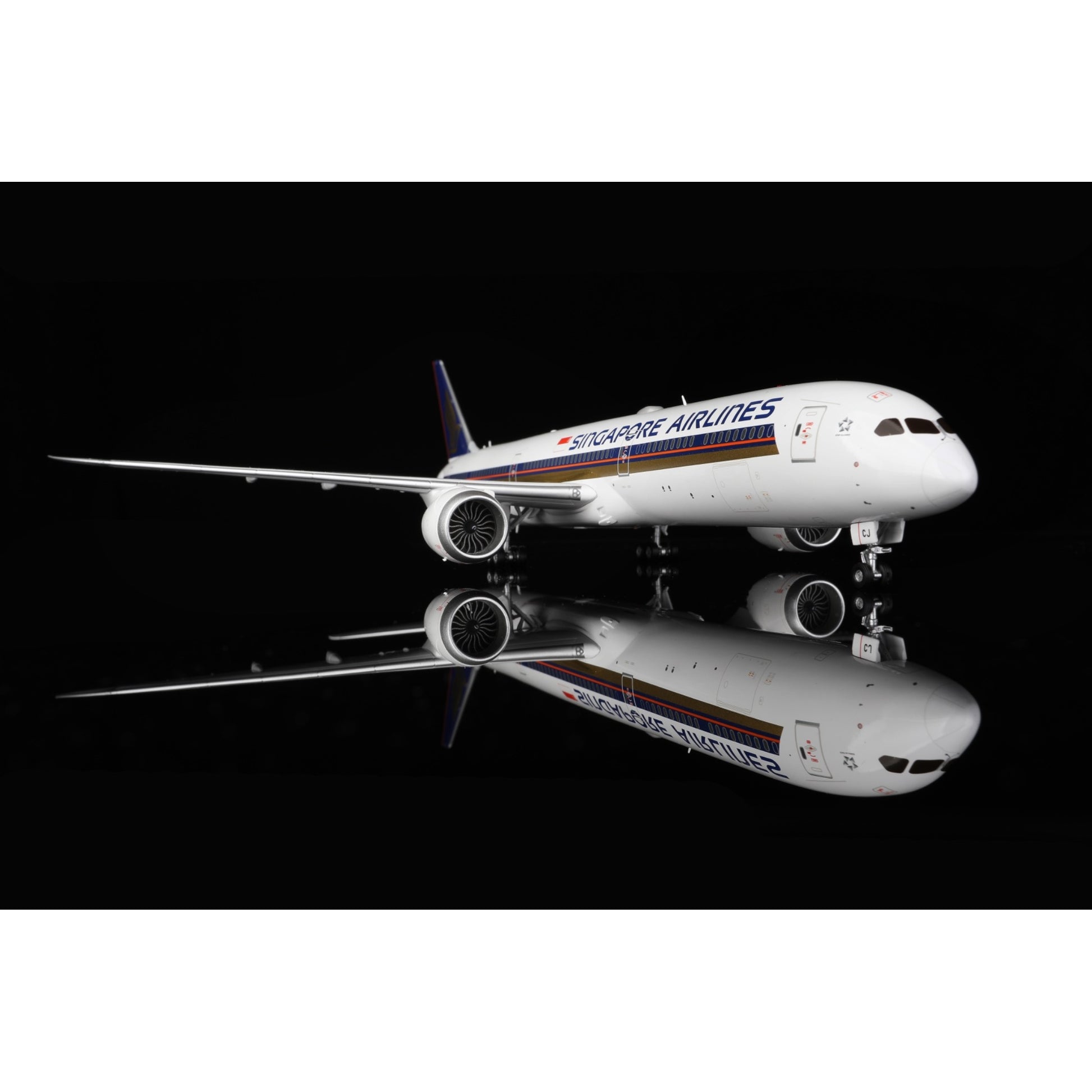 Singapore Airlines B787-10 9V-SCJ – 1:200 Scale Model by SQ Wings