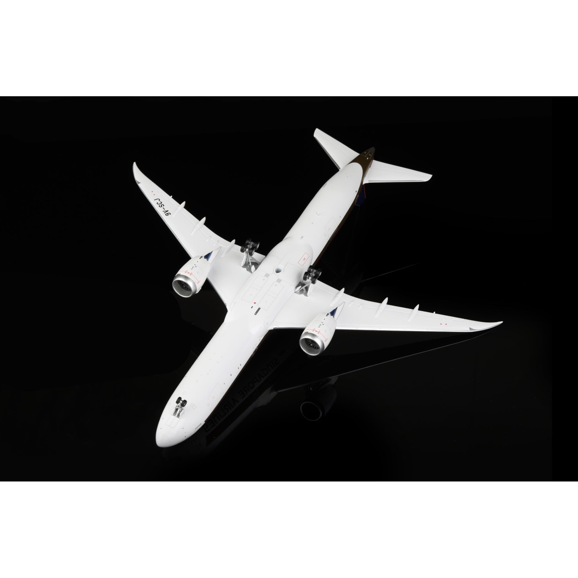 Singapore Airlines B787-10 9V-SCJ – 1:200 Scale Model by SQ Wings