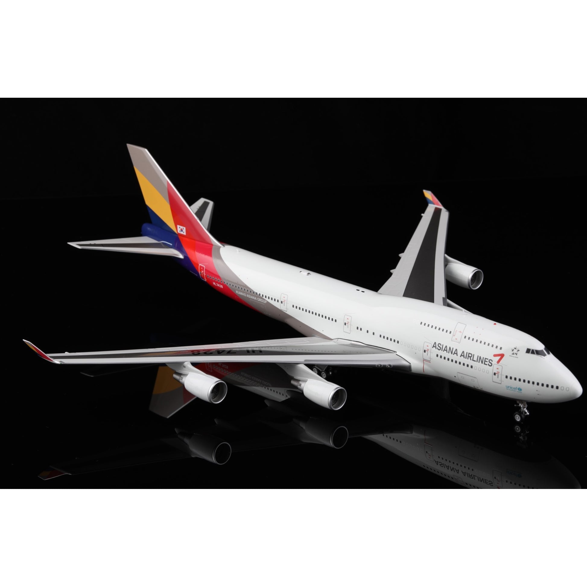 Asiana Airlines - B747-400 - HL7428 - L2003 - 35.3cm -  Scale 1/200